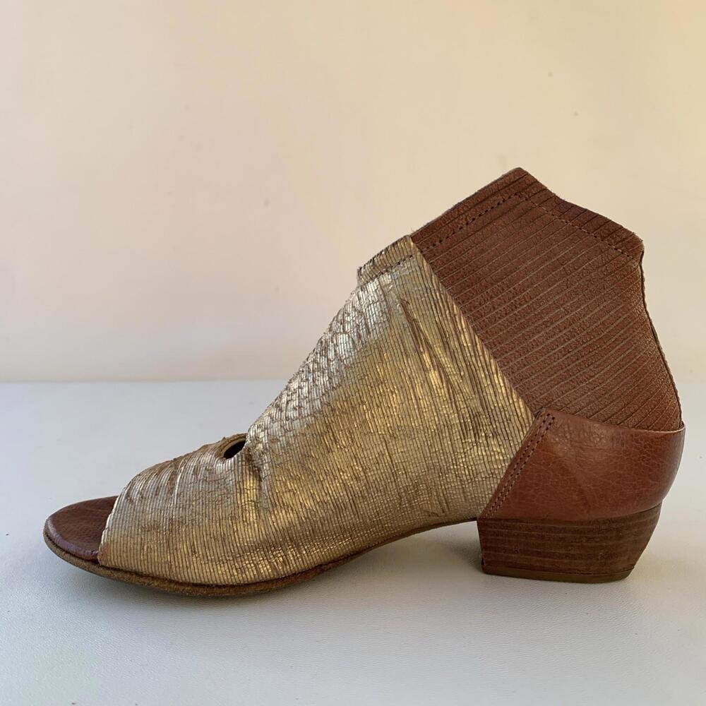 A.S.98 Metallic Gold Leather Open-Toe Sandals - Picture 5 of 11